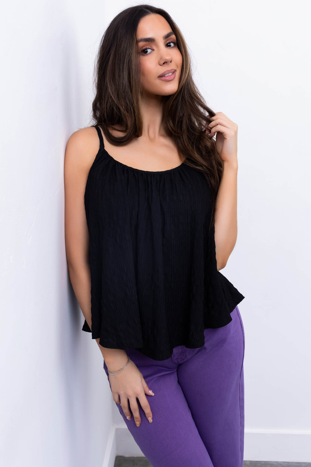 Women’s Black Round Neck Flowy Cami Tank Top